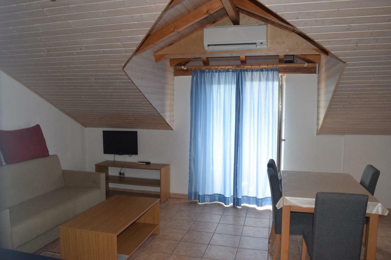 Apartments Grgic Novigrad  Bagian luar foto