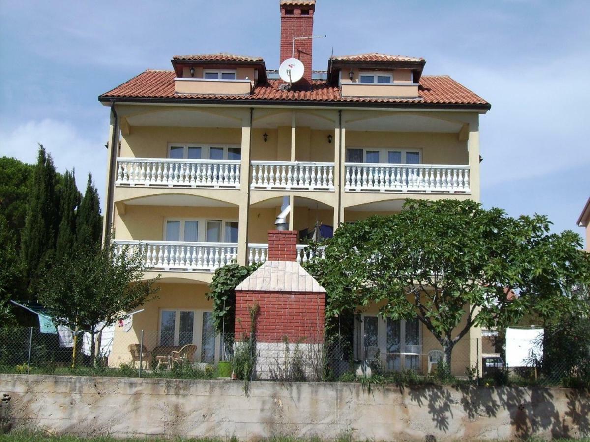 Apartments Grgic Novigrad  Bagian luar foto